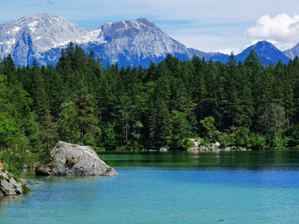 Hintersee Ramsau bei Berchtesgaden mit Bergblick