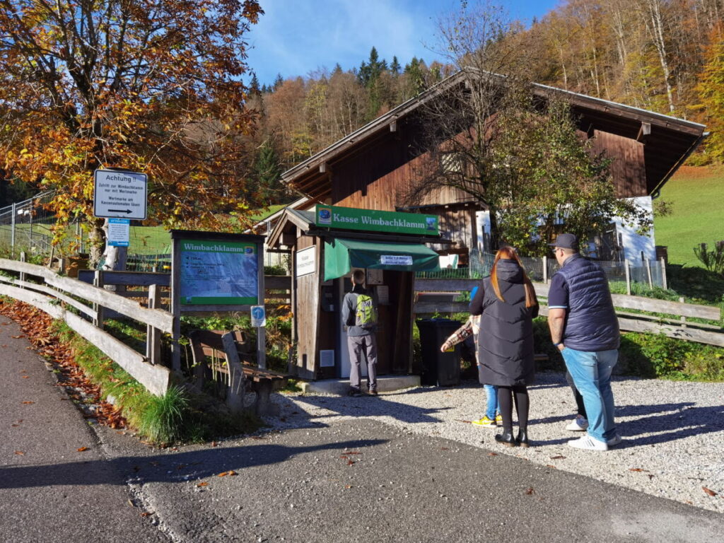 Am Automaten bekommst du dein Ticket - die Wimbachklamm Preise sind relativ hoch